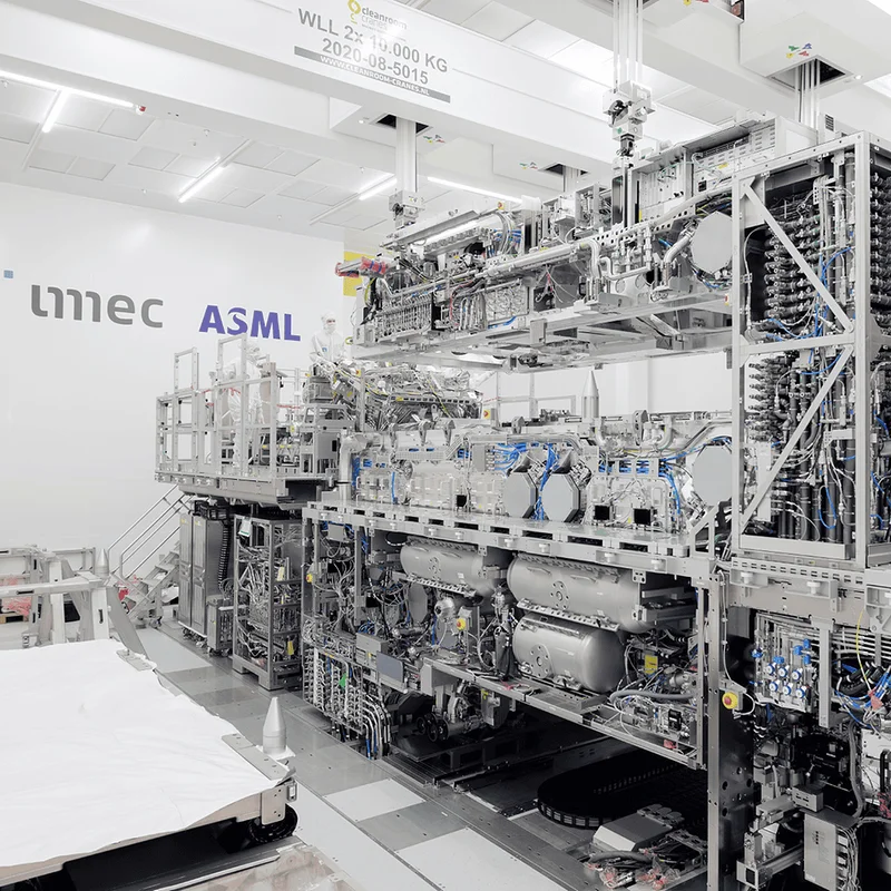 ASML vs. China's Export Controls: The PR Spin vs. the Real Risk to Investors